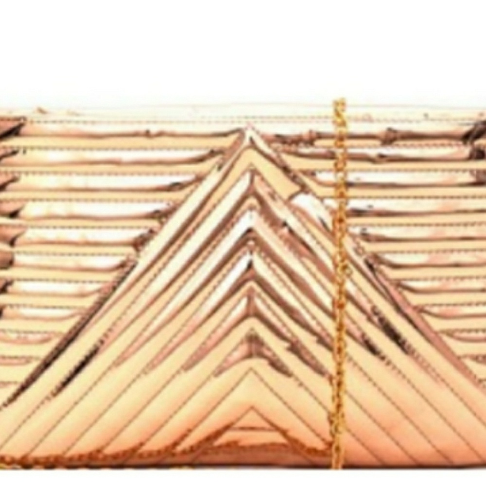 Metallic clutch